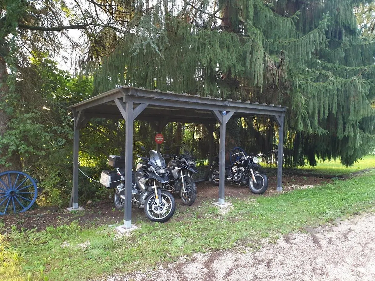 La Ferme De Jeanne Bed & Breakfast Saint-Girons